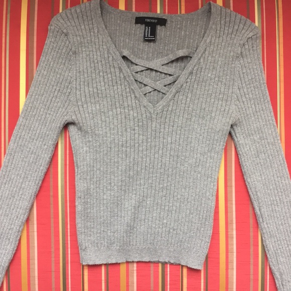 Forever 21 Long Sleeve Crop Top - Picture 5 of 10